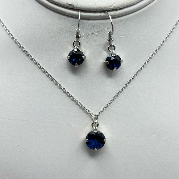 Jewelry - Elegant Silver and Blue Jewelry Set